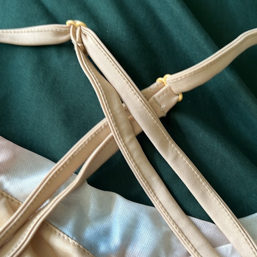New with tag asymmetrical top - Picture 8 of 10